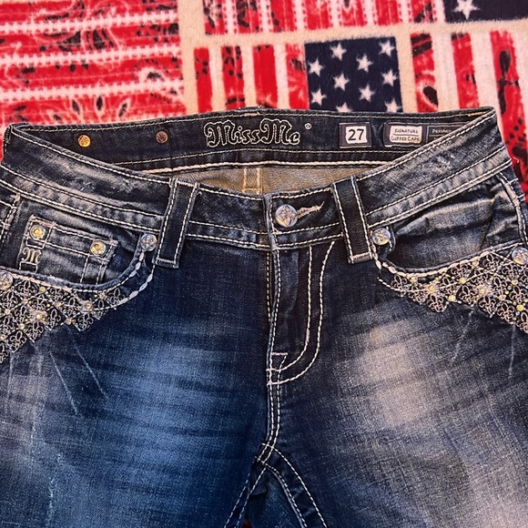 Miss Me Signature Cuffed Capri Size 27 - Picture 2 of 4